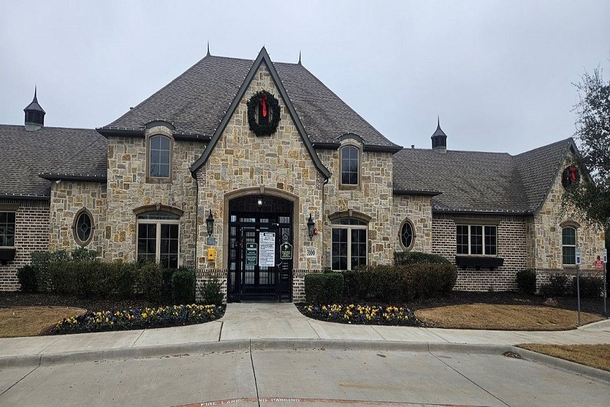 2710 Willow Lane