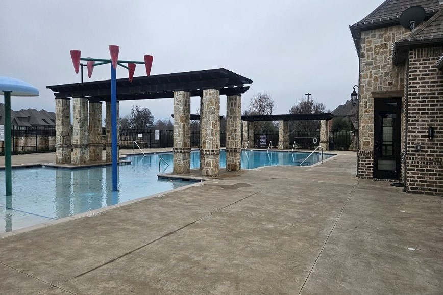 2710 Willow Lane