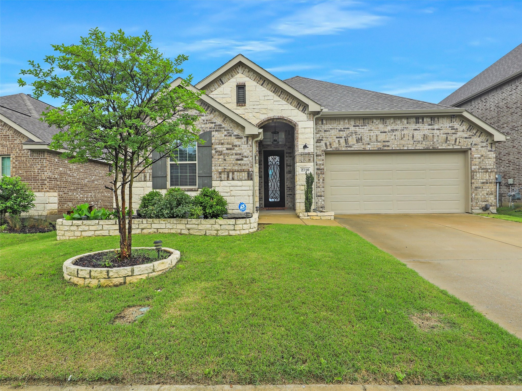 2710 Willow Lane