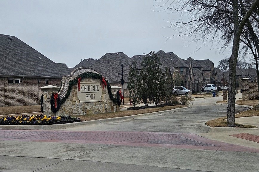 2710 Willow Lane