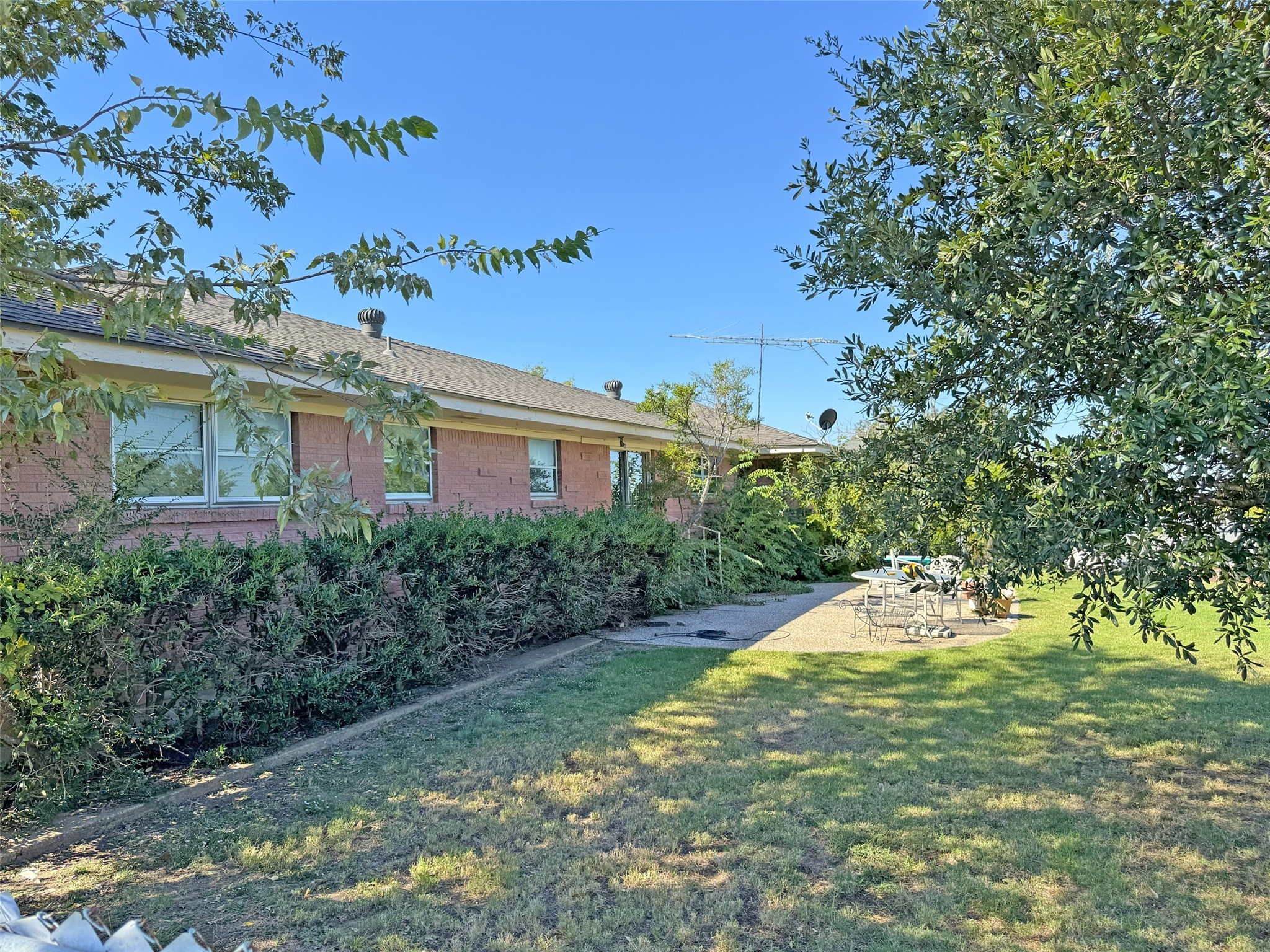 307 E 5th Street