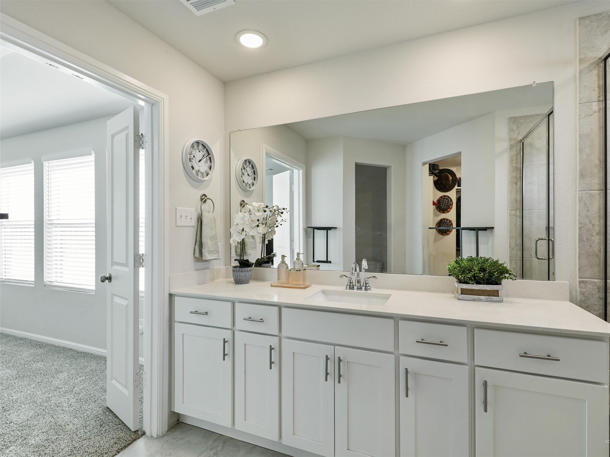 608 N Rain Barrel Place