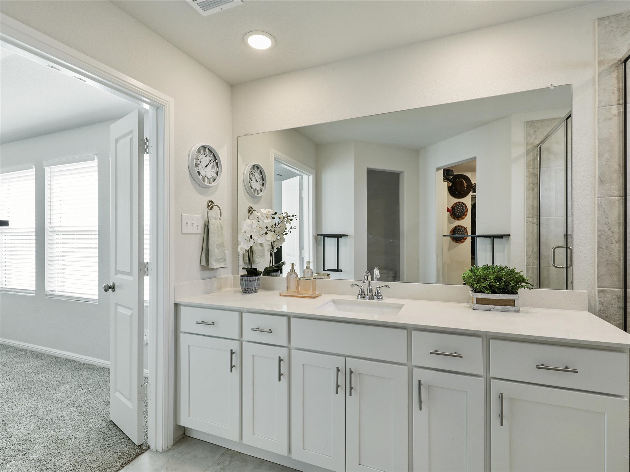 608 N Rain Barrel Place