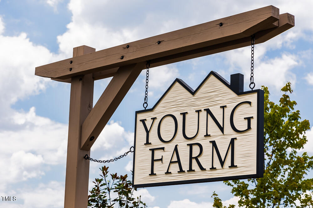 712 Heathered Farm Way