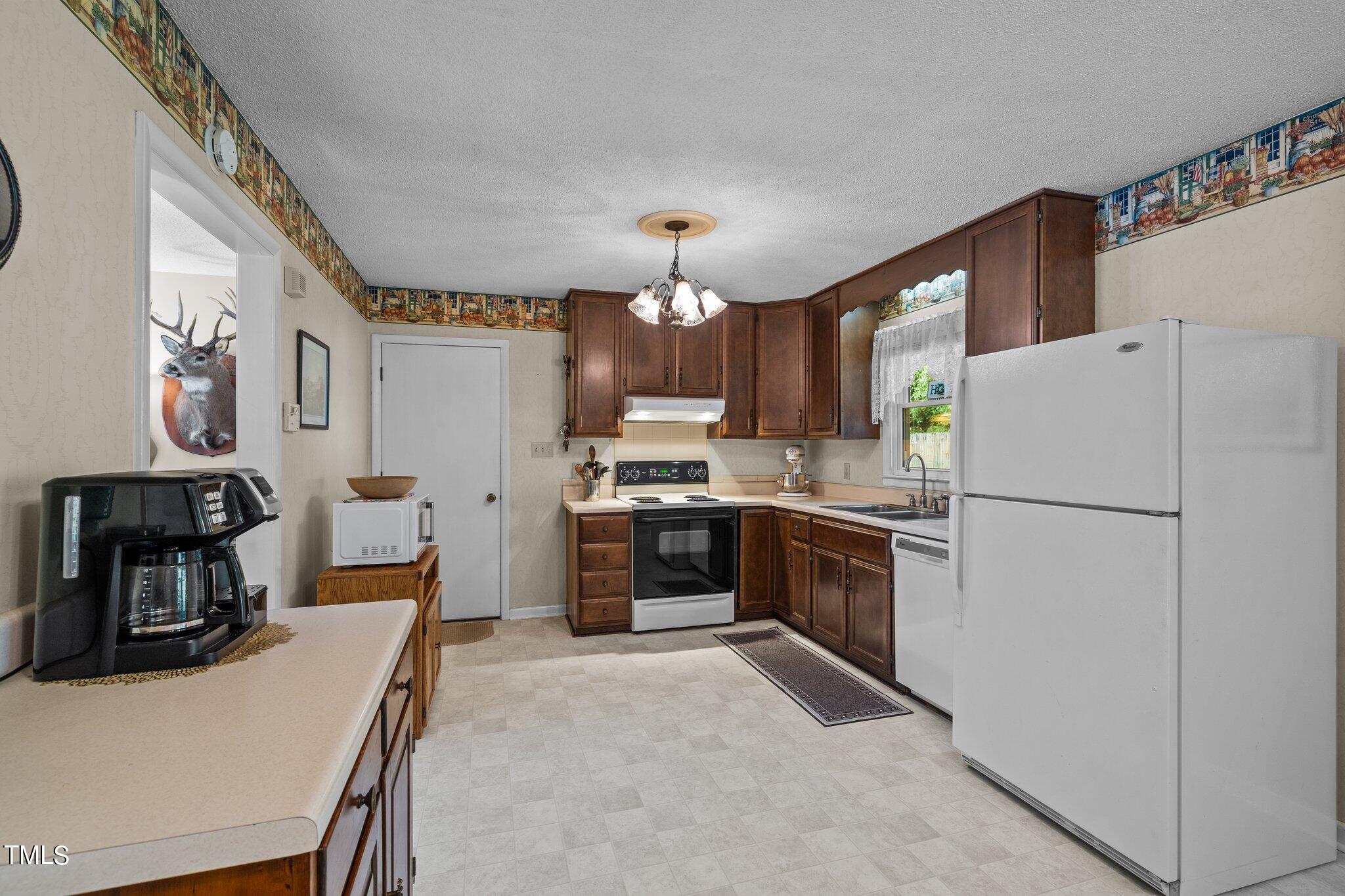 2015 Englewood Drive