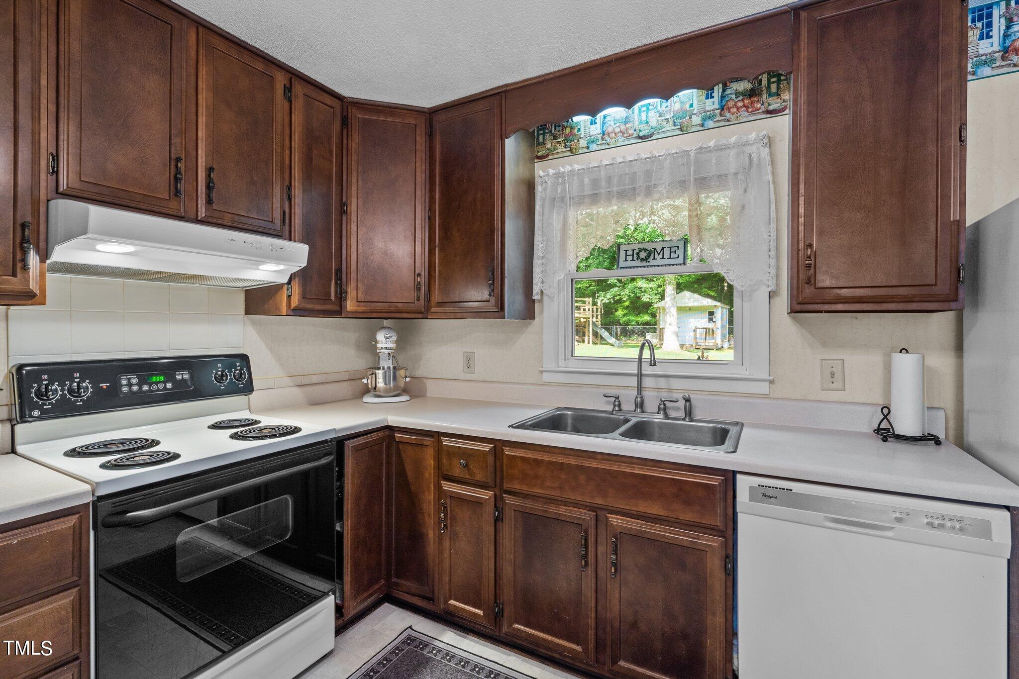 2015 Englewood Drive