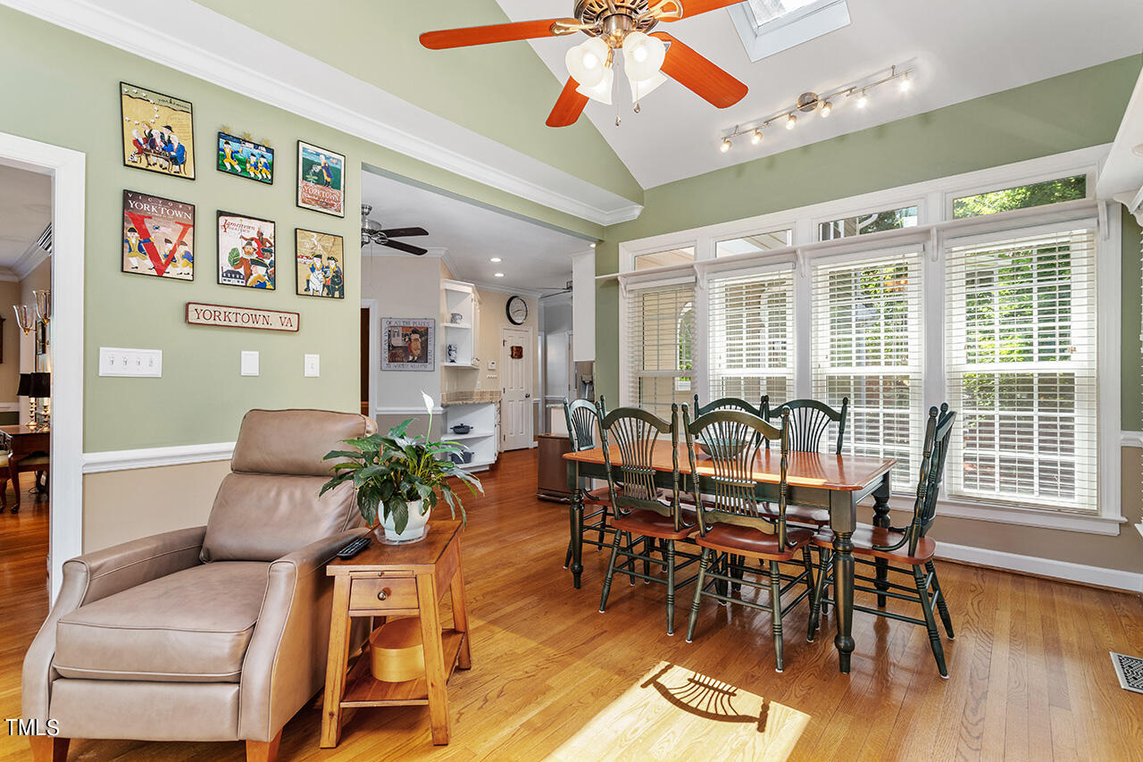 103 Thorncliff Circle