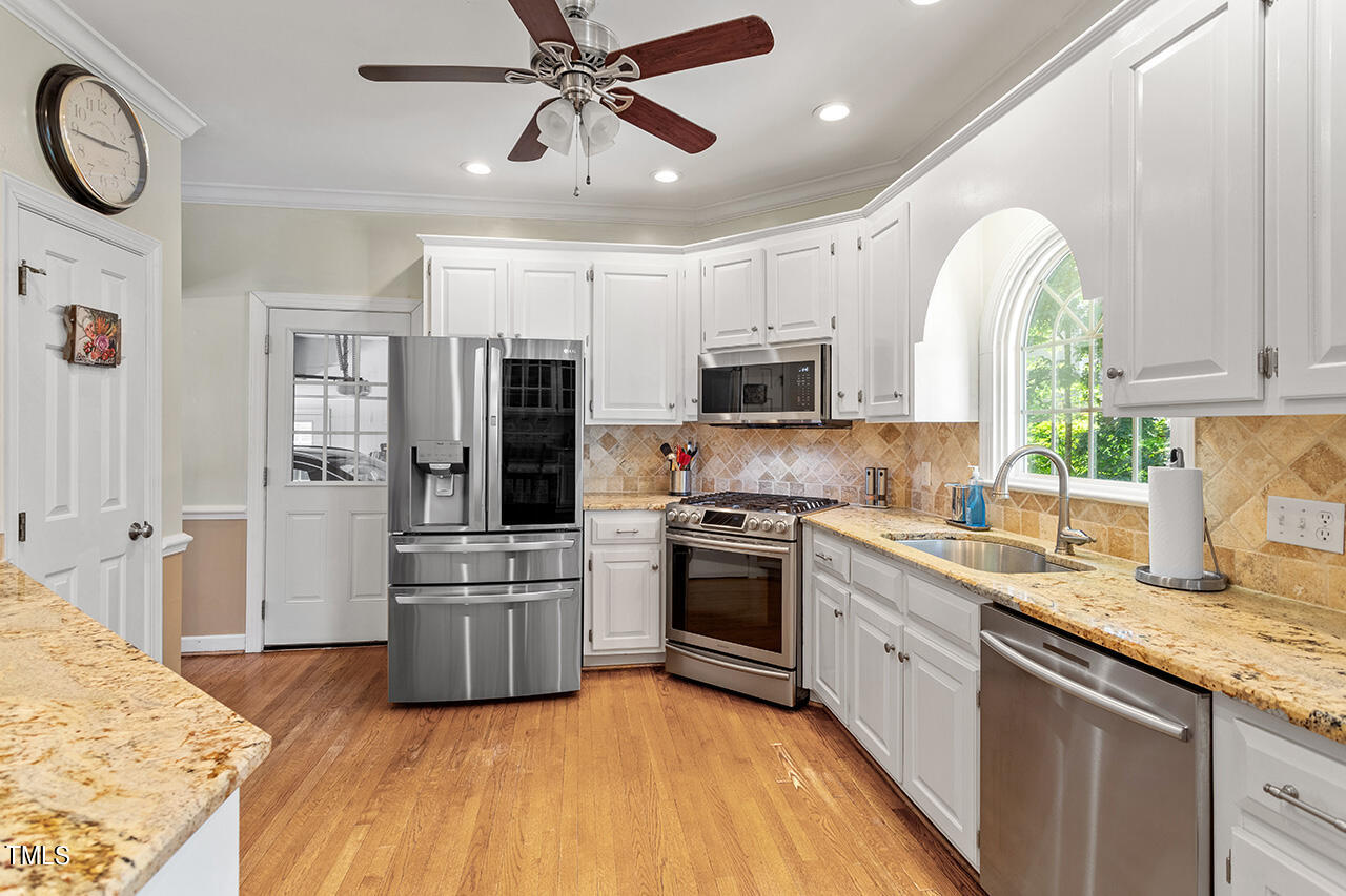 103 Thorncliff Circle