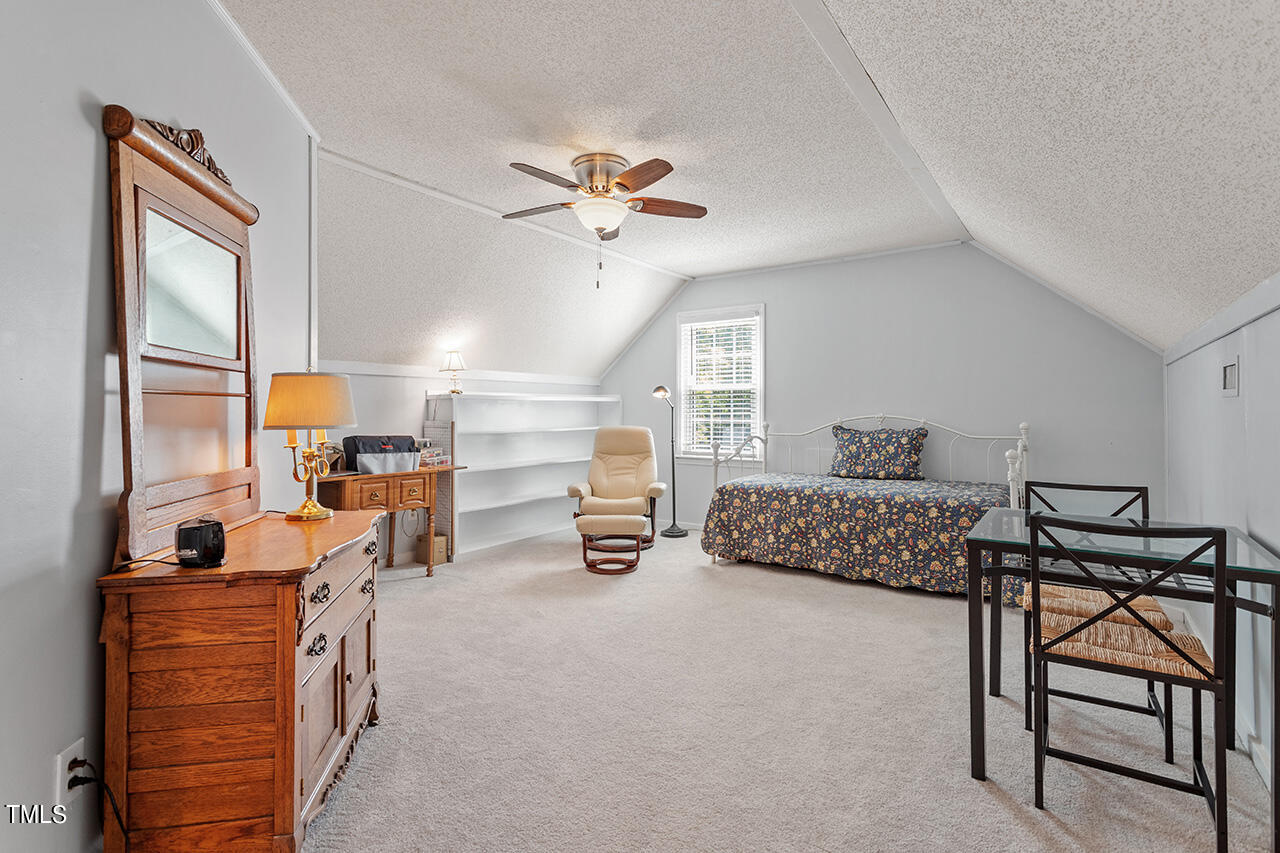 103 Thorncliff Circle