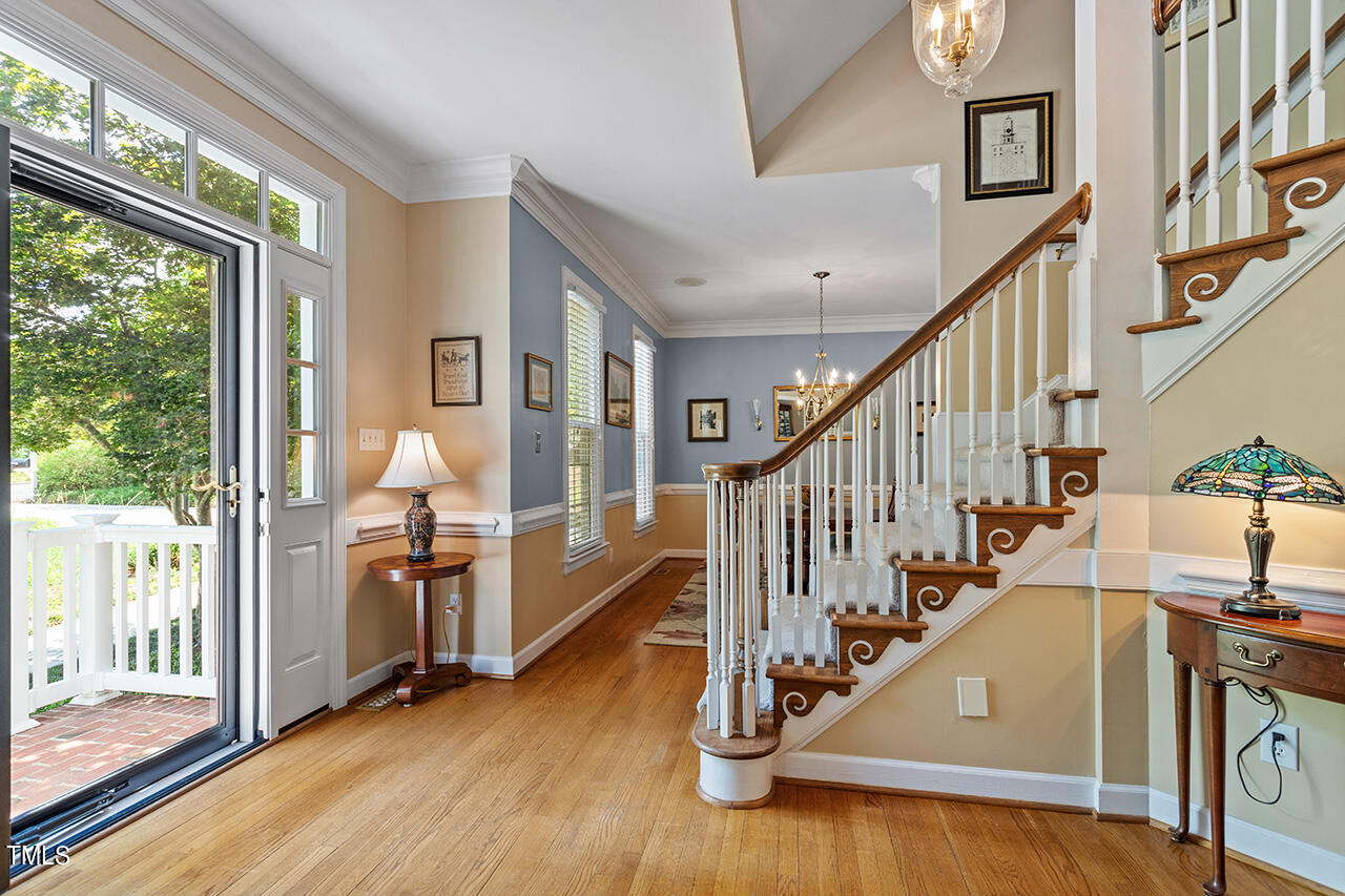 103 Thorncliff Circle