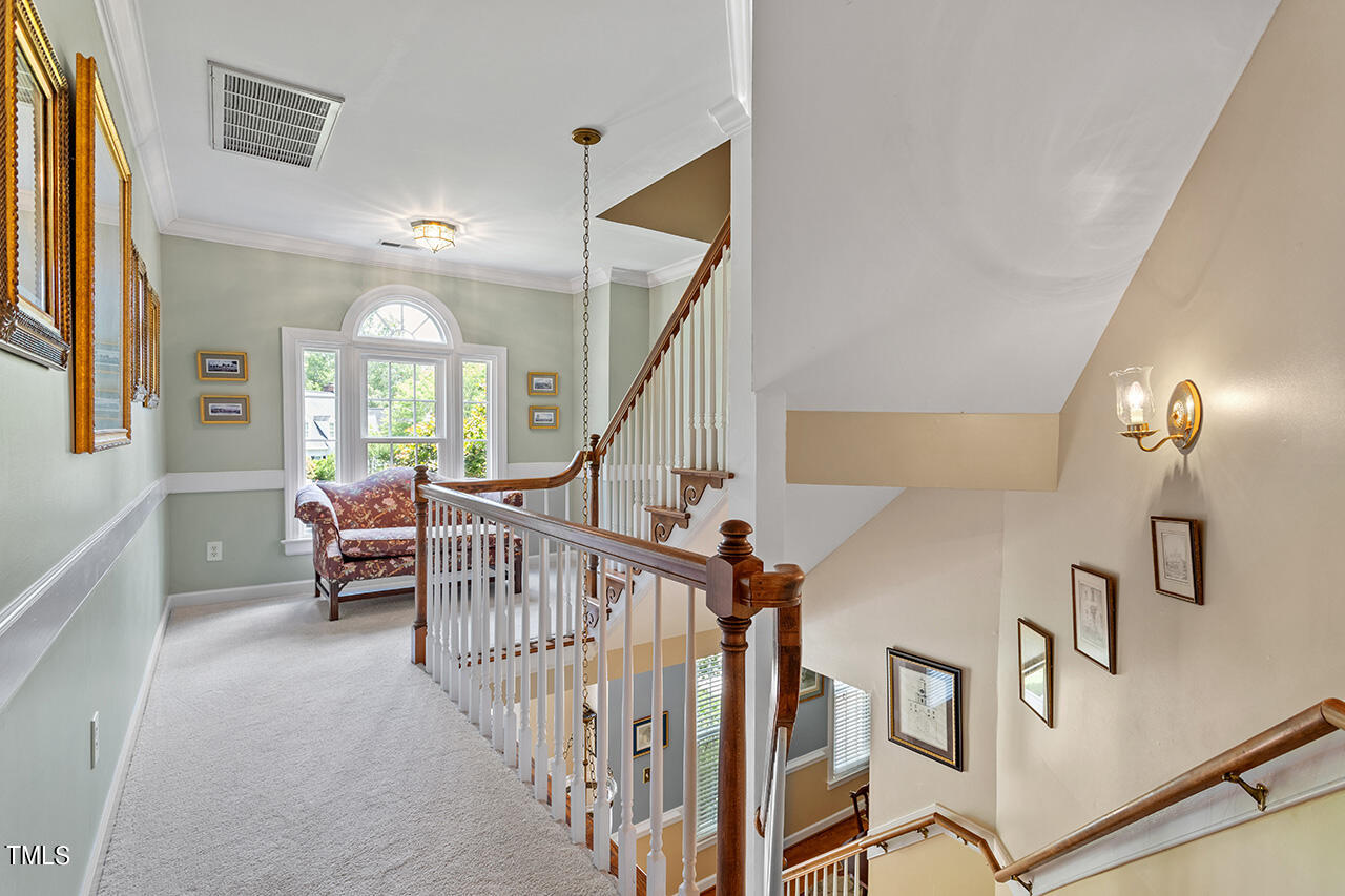 103 Thorncliff Circle