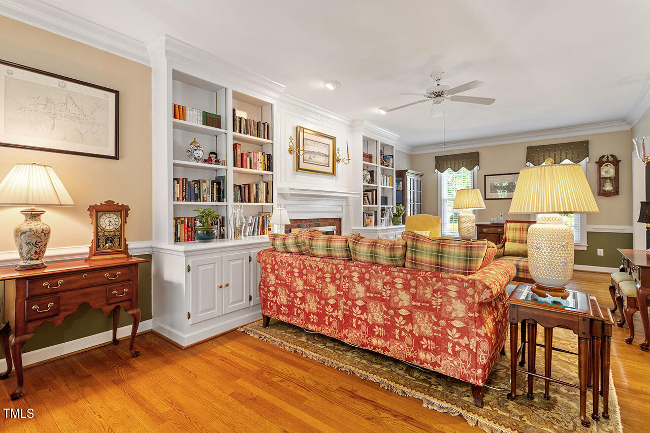 103 Thorncliff Circle