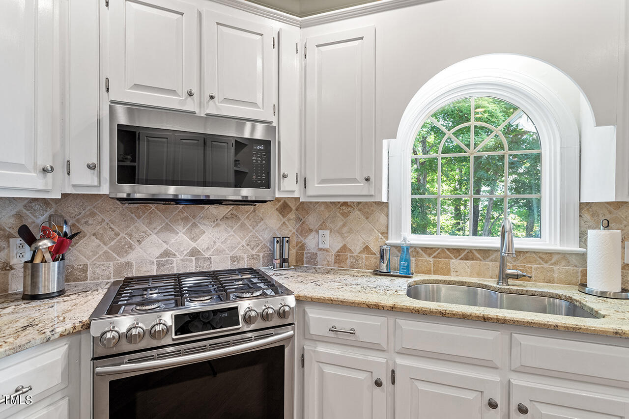 103 Thorncliff Circle