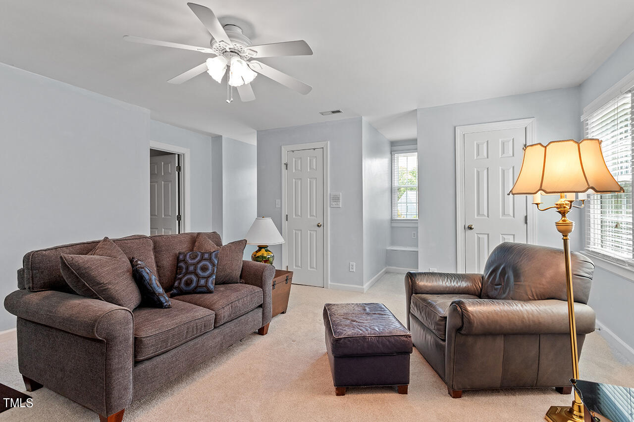 103 Thorncliff Circle