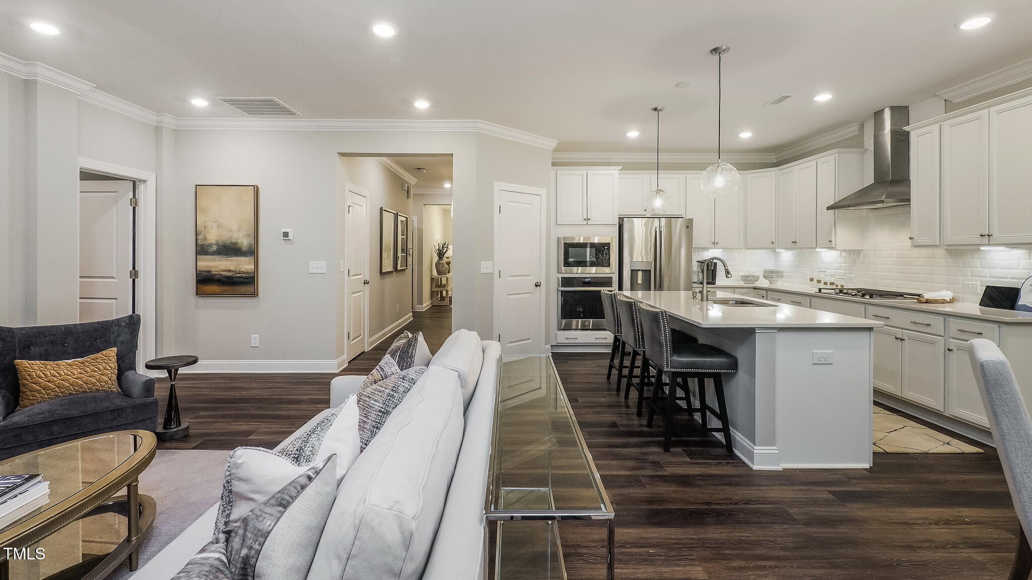 1502 Red Roses Avenue