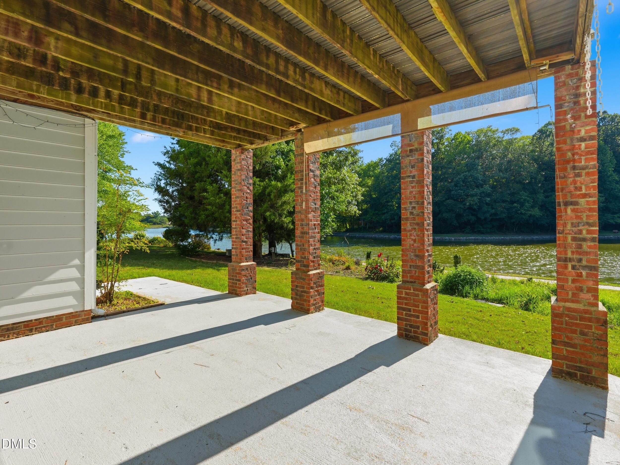 111 Windrock Lane