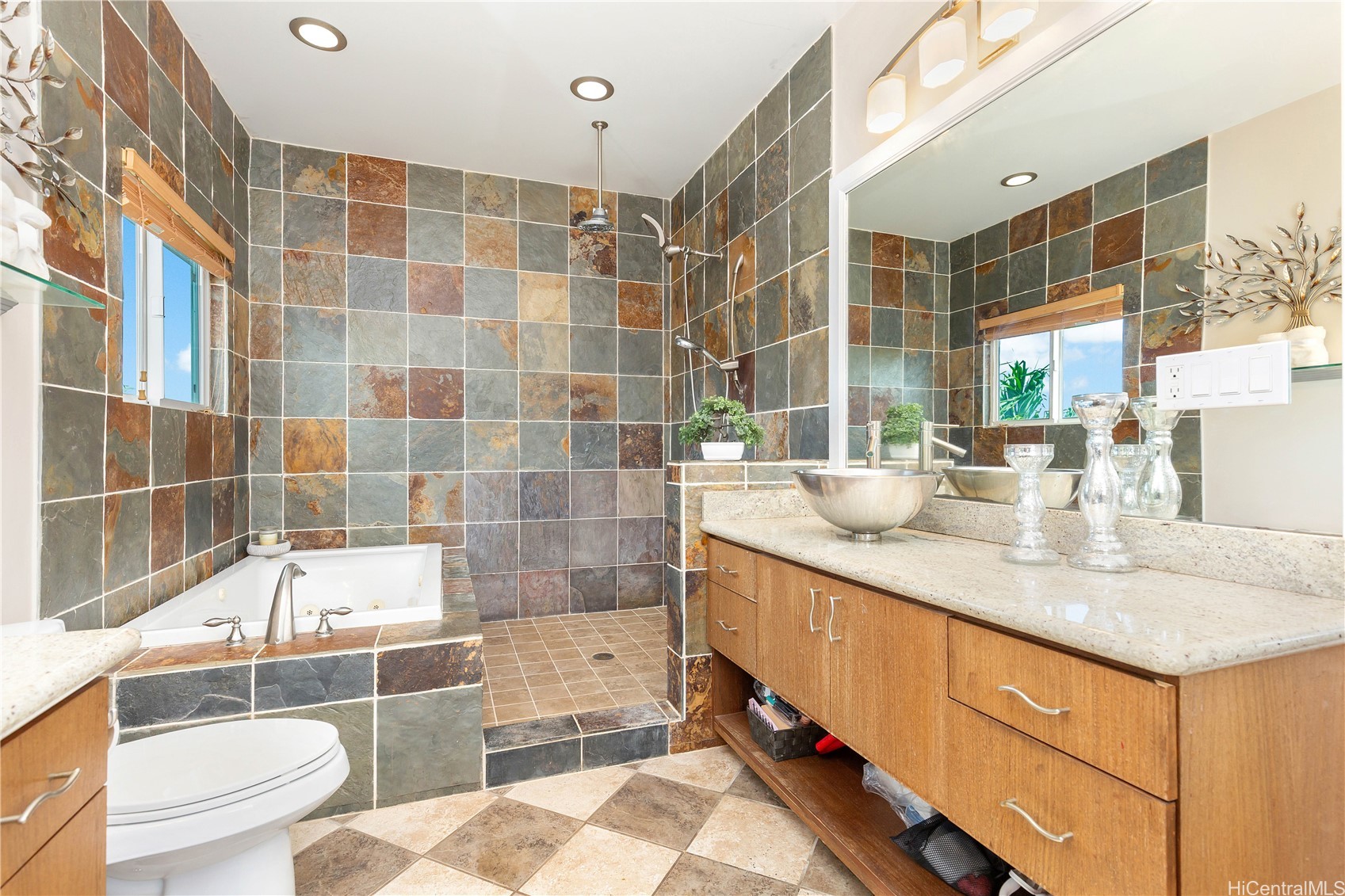 91-1011 Hiluhilu Street