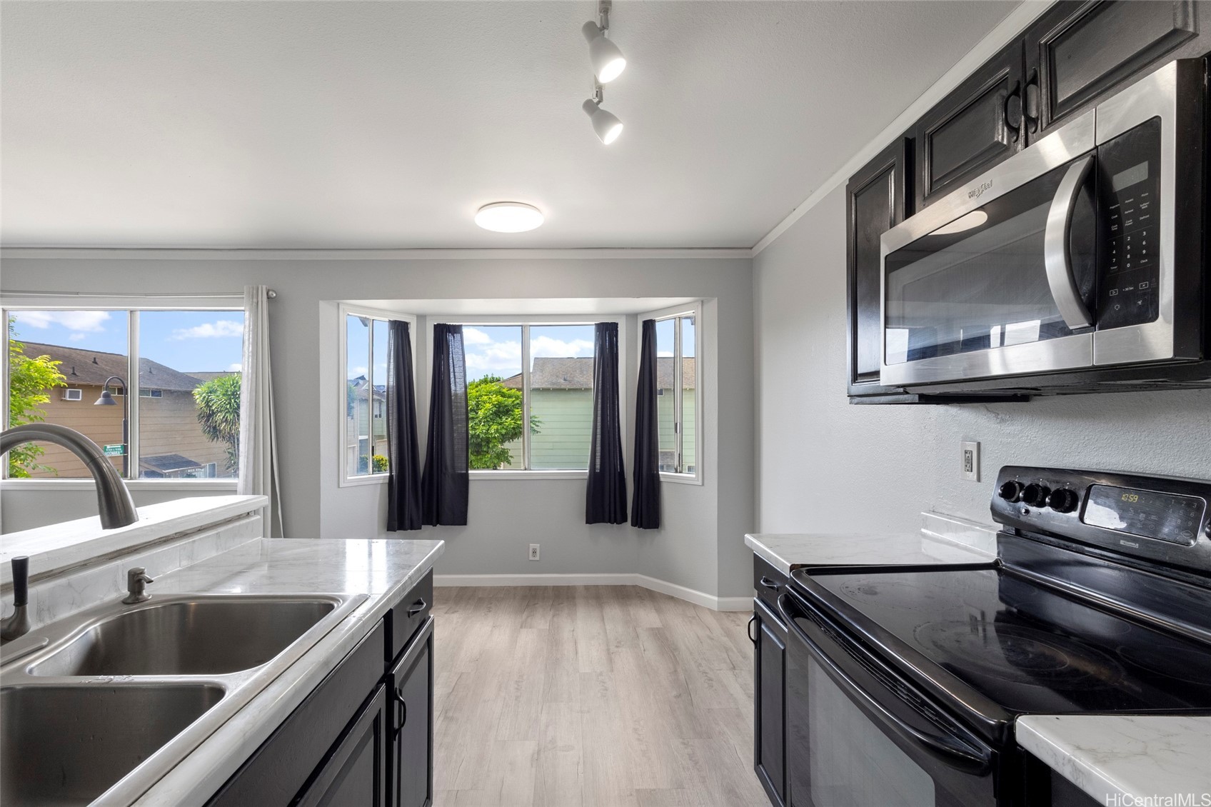 91-1033 Hoomaka Street 66