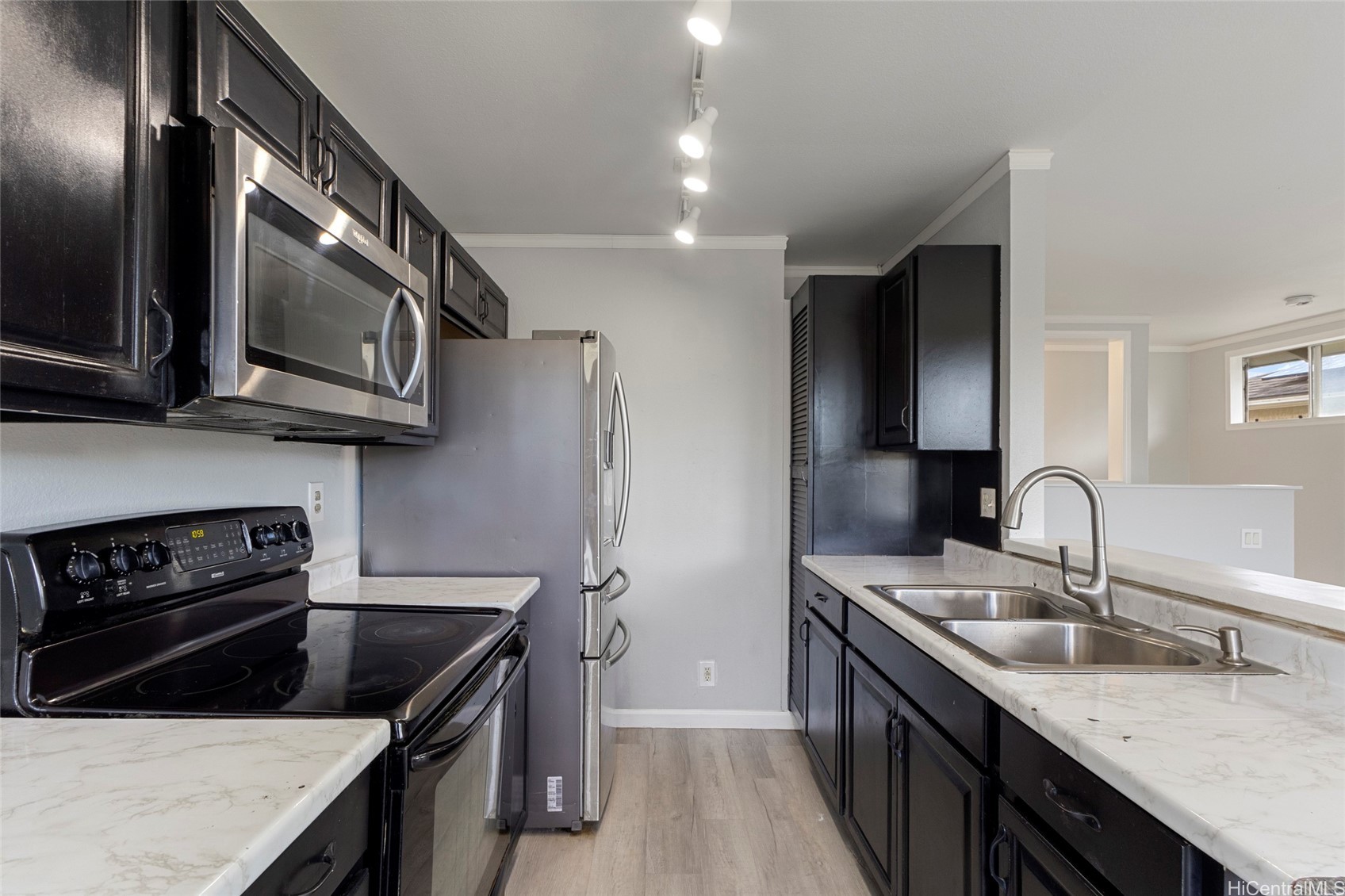 91-1033 Hoomaka Street 66