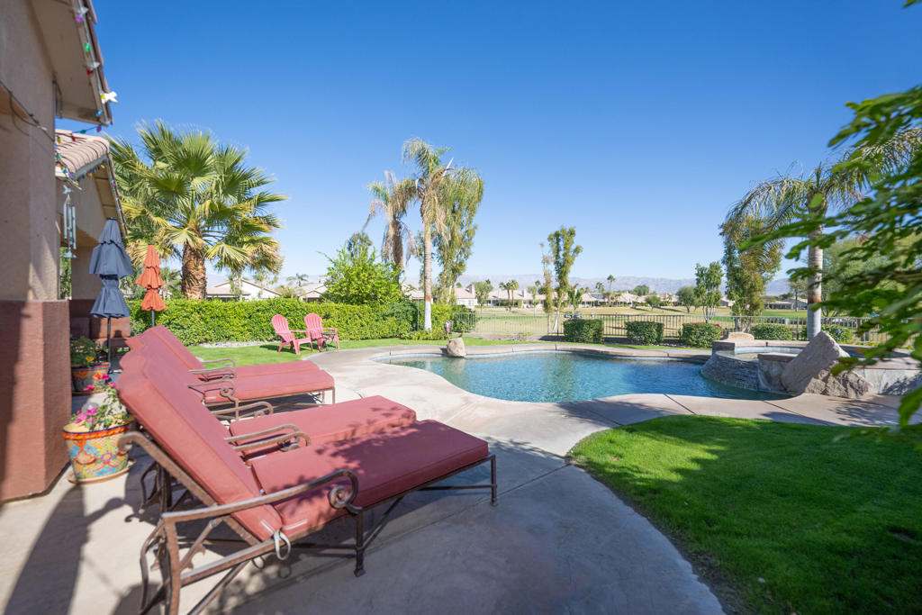 45204 Banff Springs Street