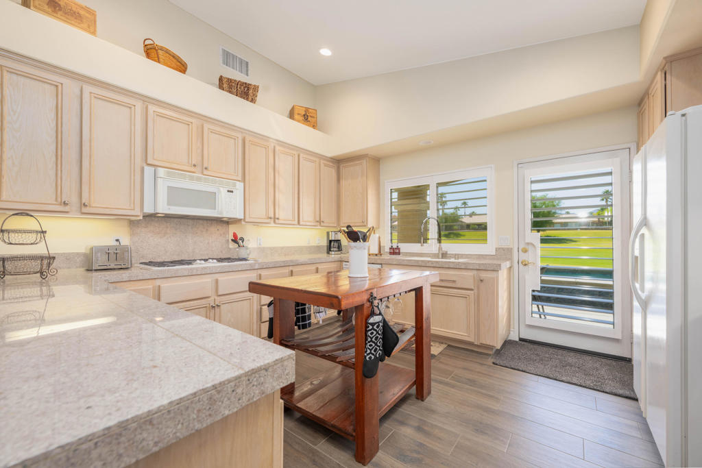 45703 Spyglass Hill Street