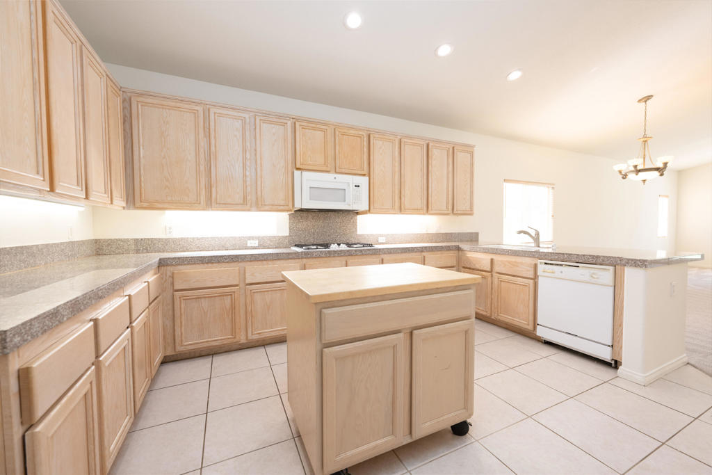 45627 Spyglass Hill Street