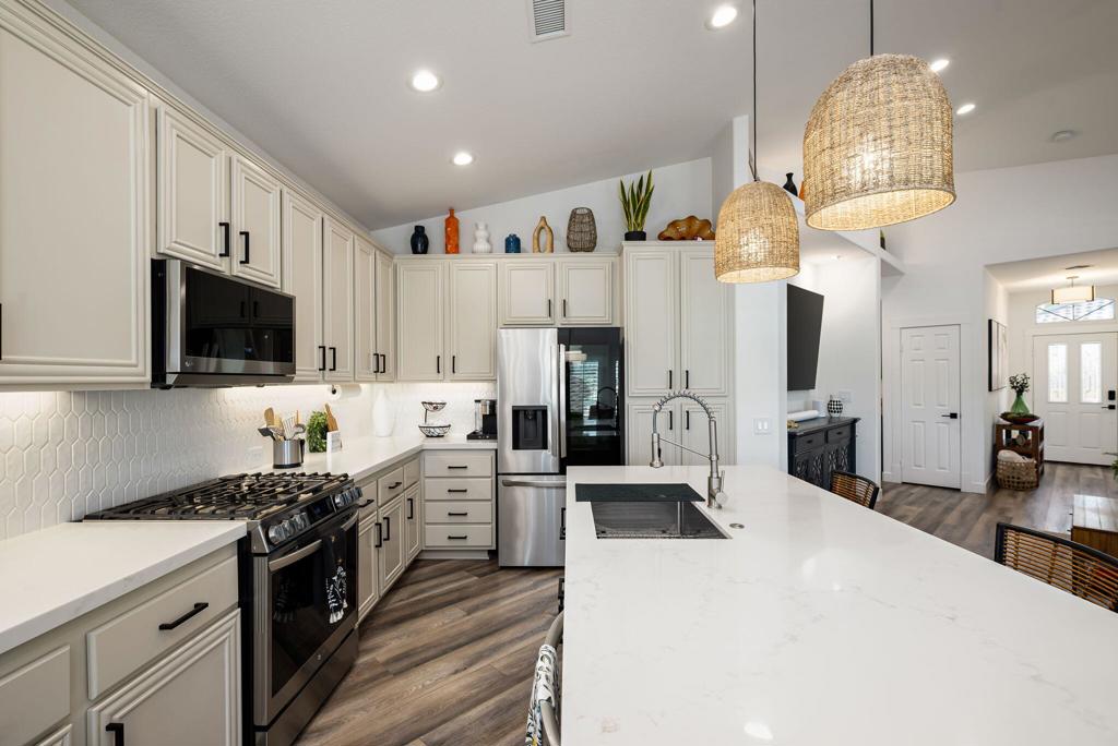 45137 Big Canyon Street