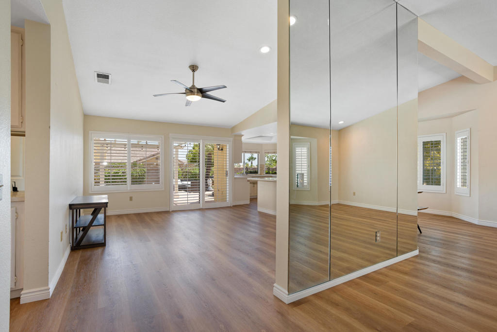 44210 Mariposa Court