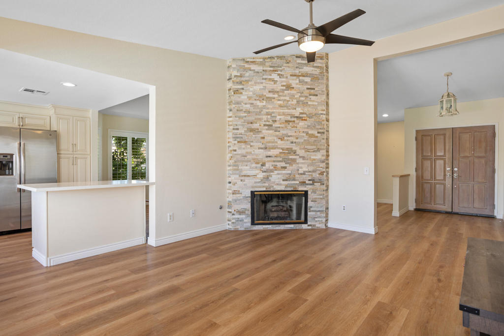 44210 Mariposa Court