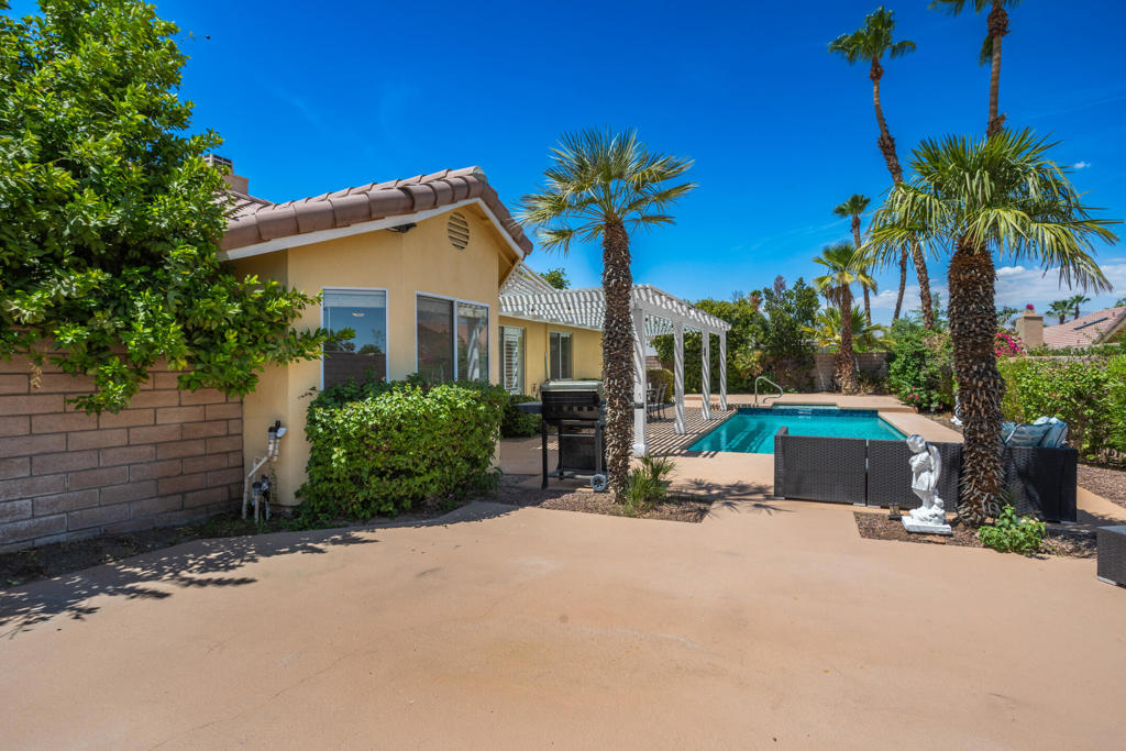 44210 Mariposa Court