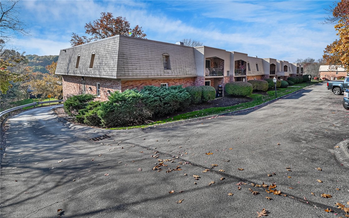603 Calais Dr 2210