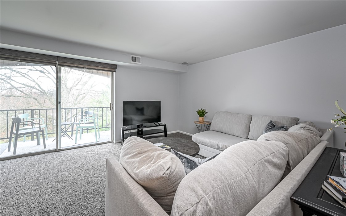 603 Calais Dr 2210