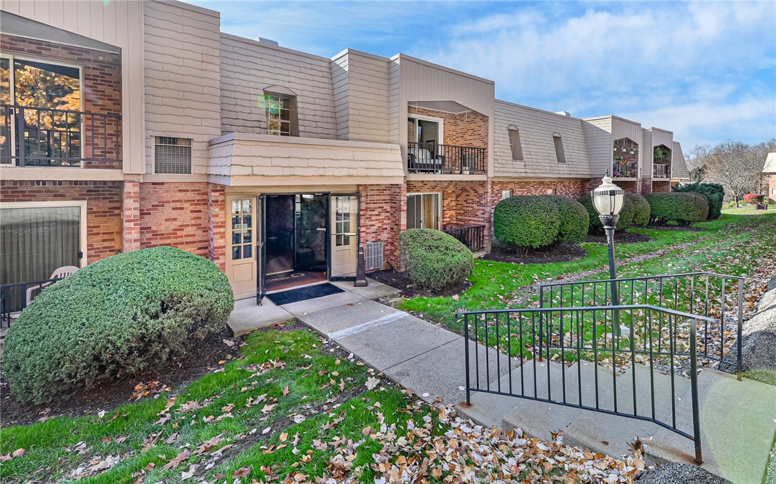 603 Calais Dr 2210