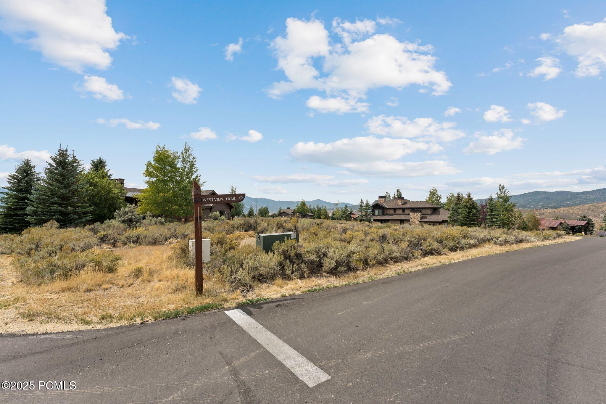 2321 E Westview Trail