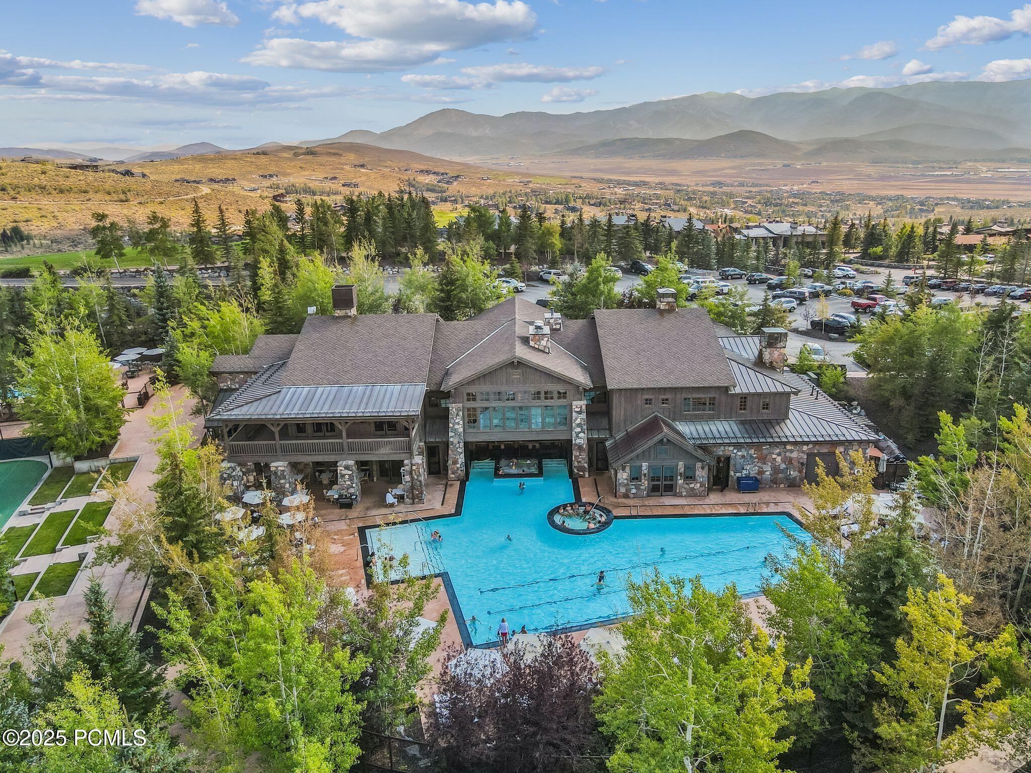 2321 E Westview Trail