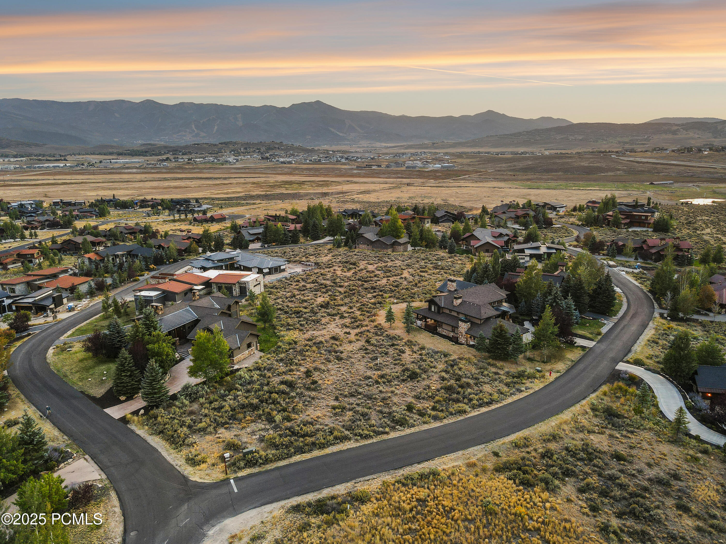 2321 E Westview Trail