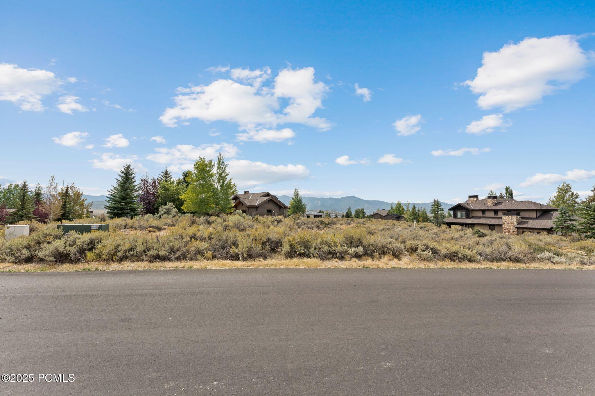 2321 E Westview Trail