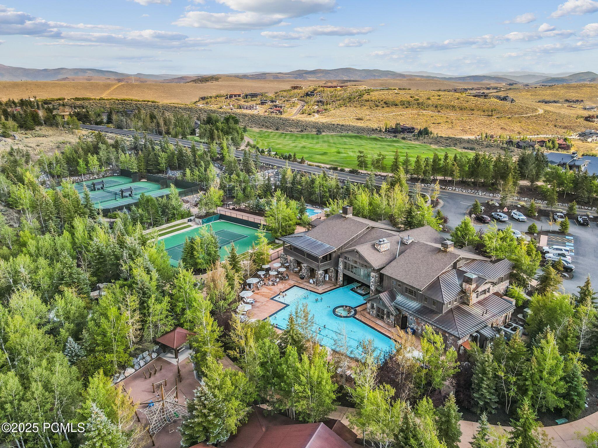 2321 E Westview Trail