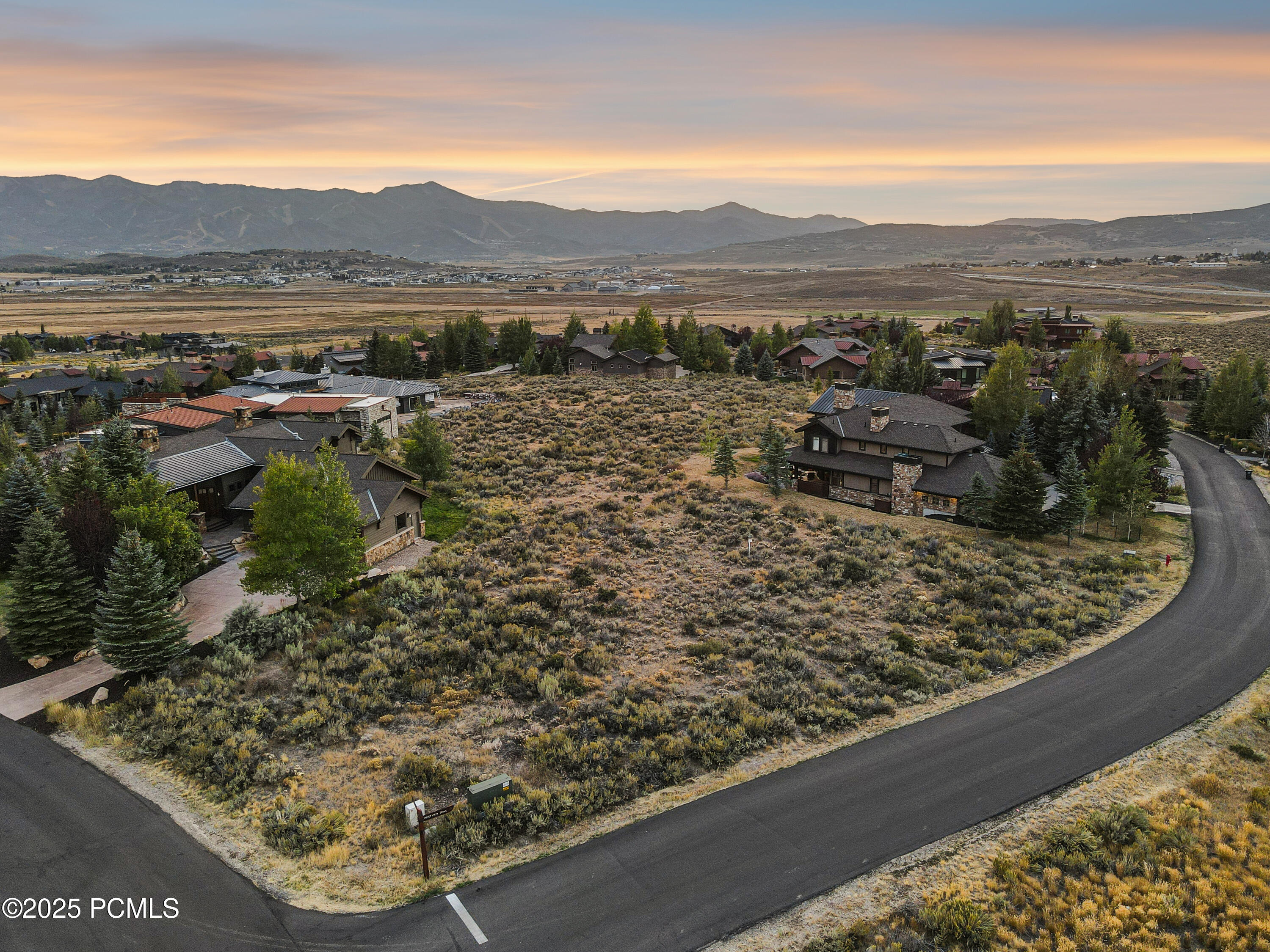 2321 E Westview Trail
