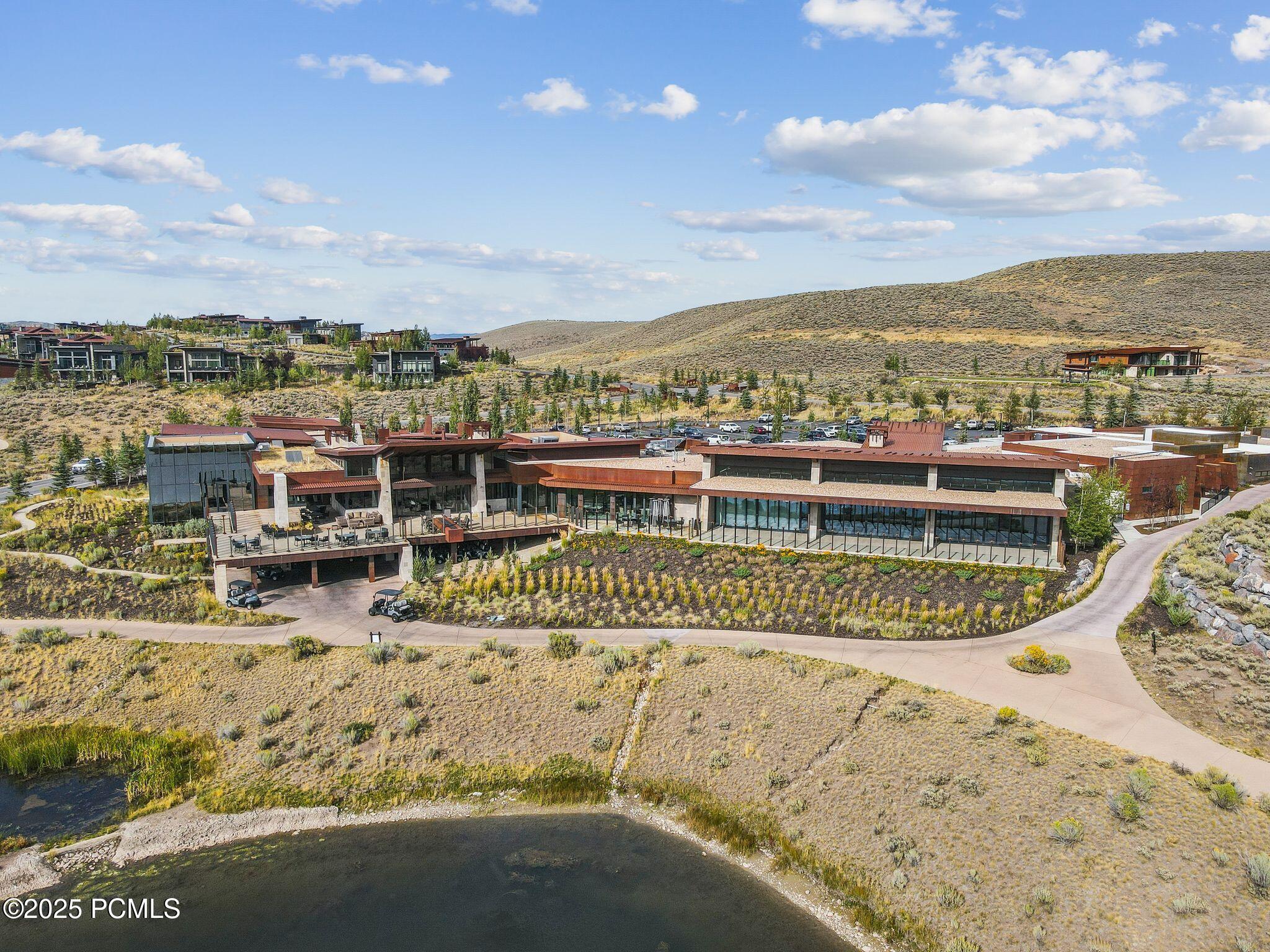 2321 E Westview Trail