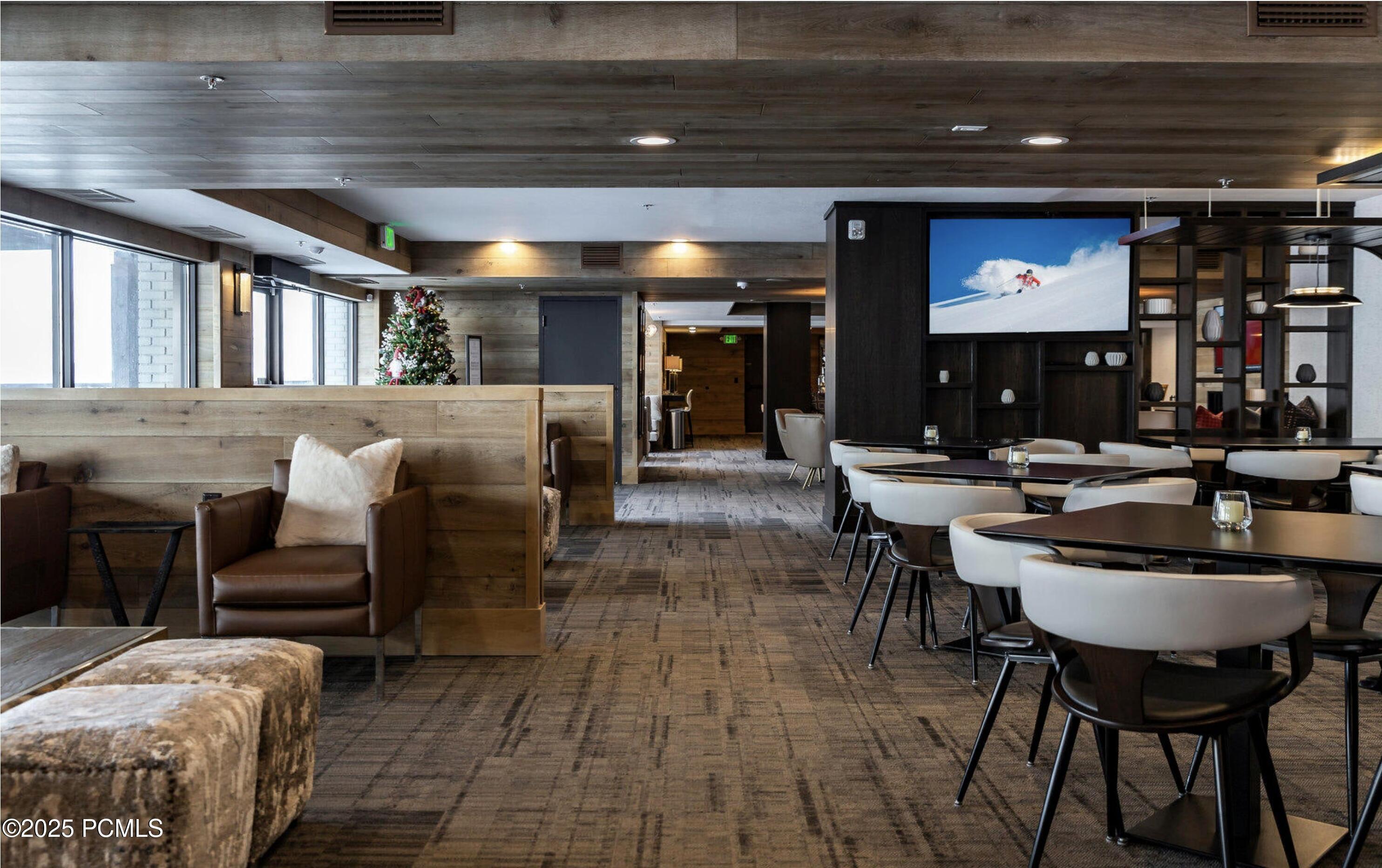 2322 E Westview Trail