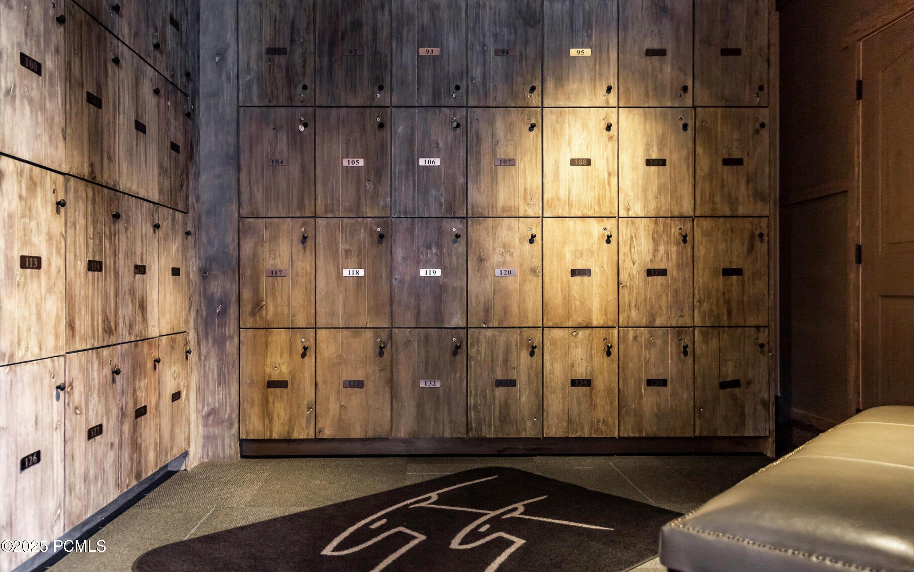 2322 E Westview Trail