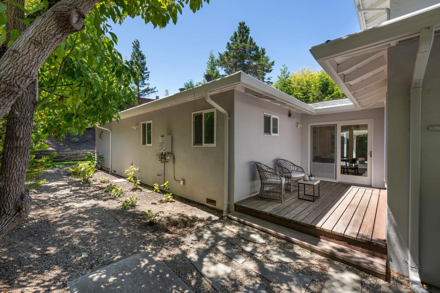 2721 Comstock Circle