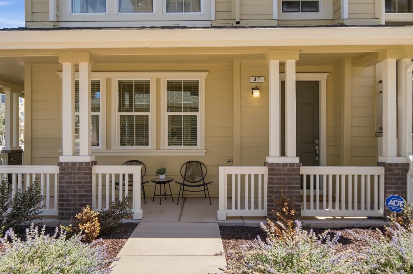 37 Bremerton CIR