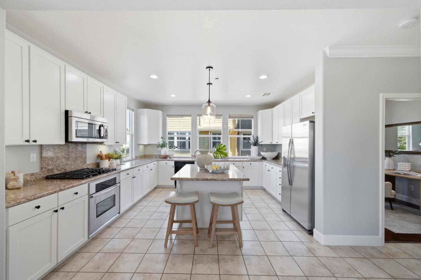37 Bremerton CIR