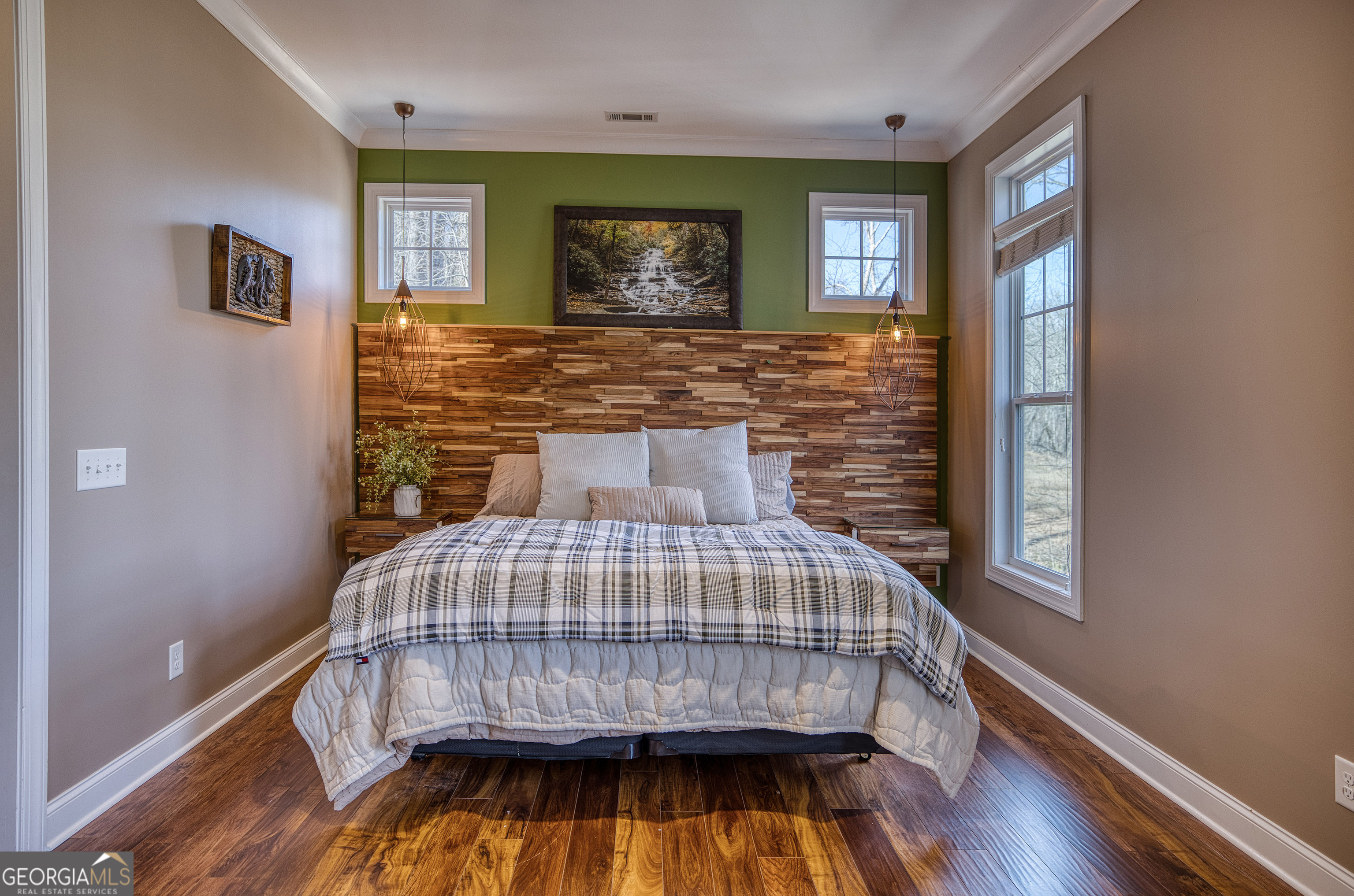 112 Springhill Lane