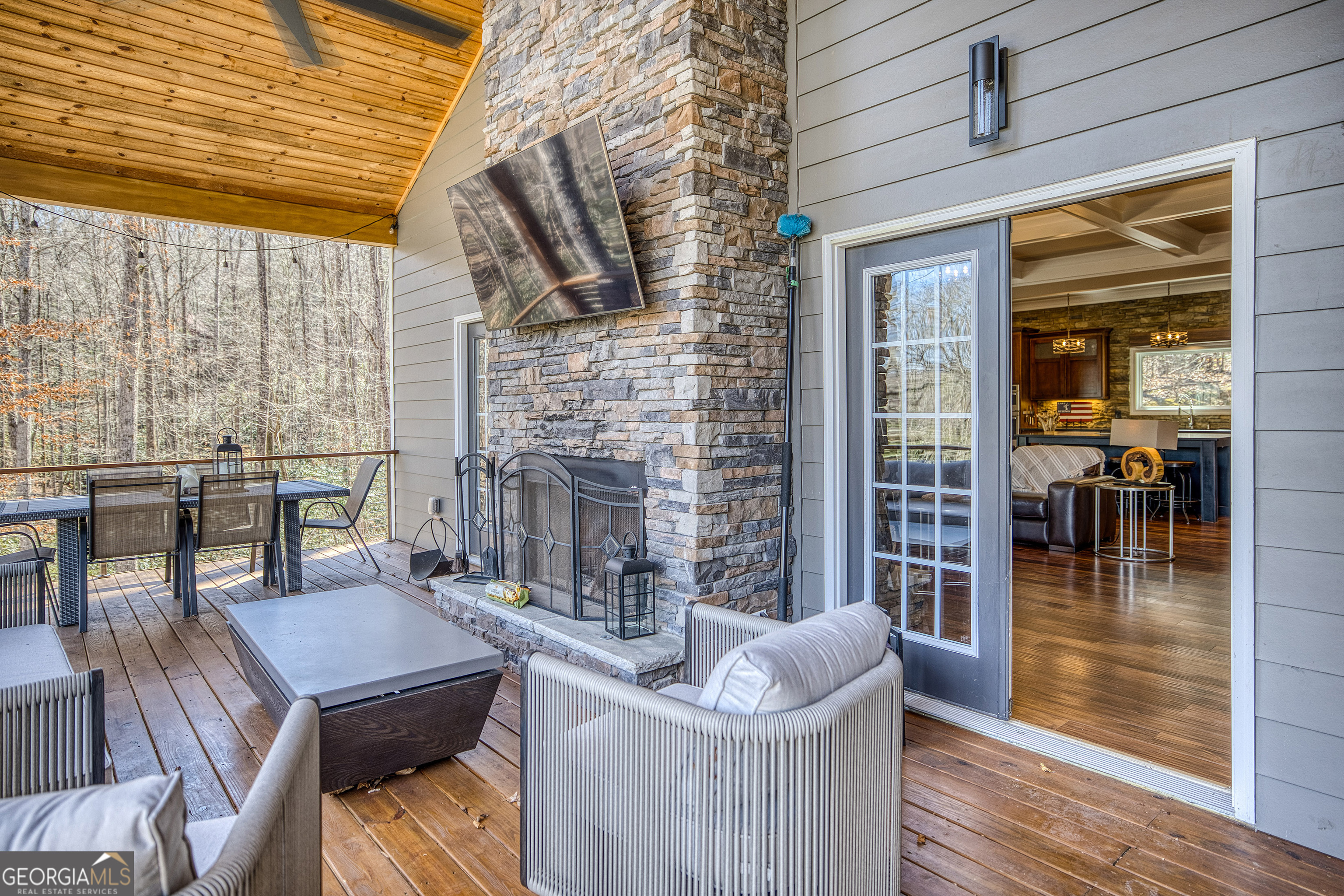 112 Springhill Lane