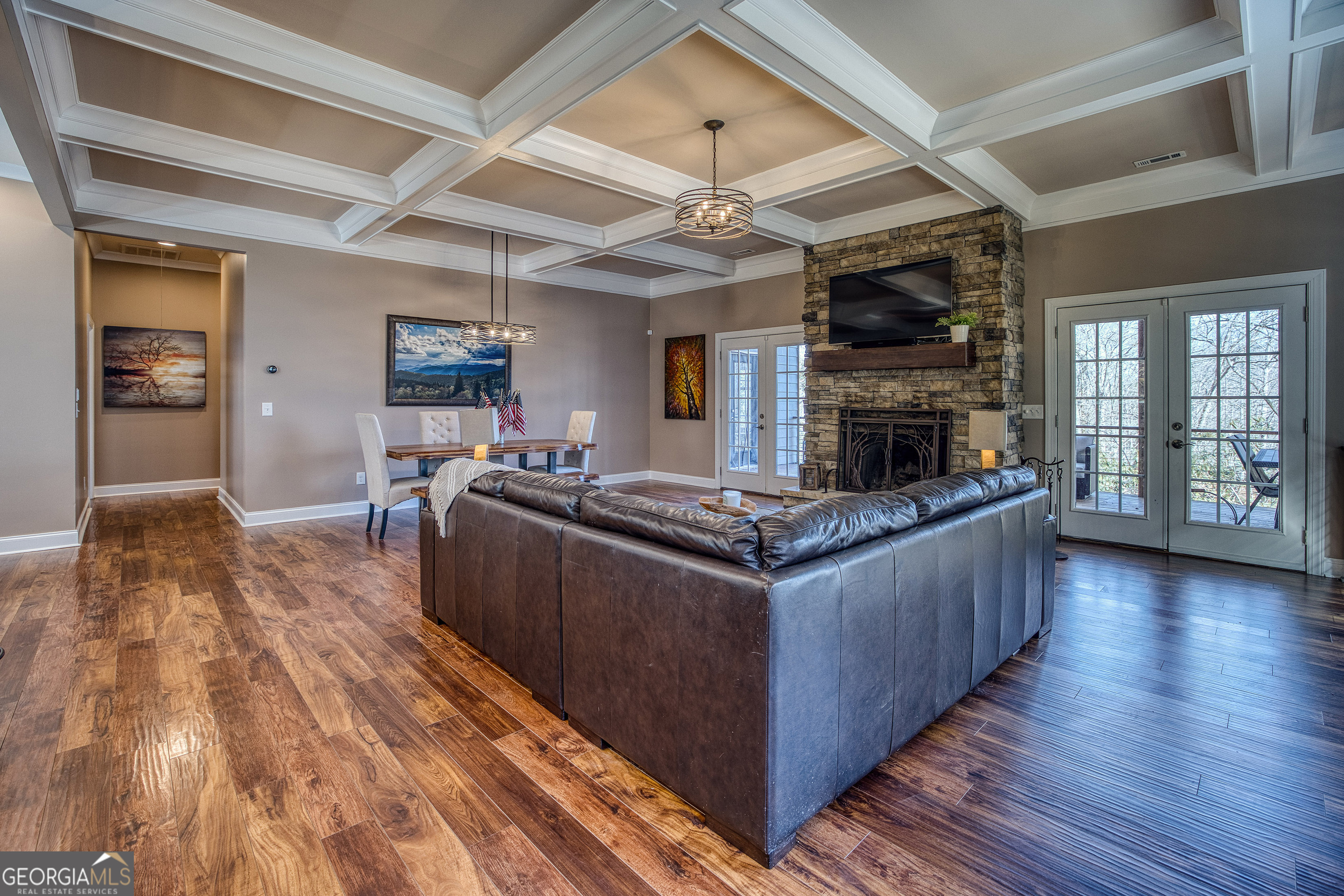 112 Springhill Lane