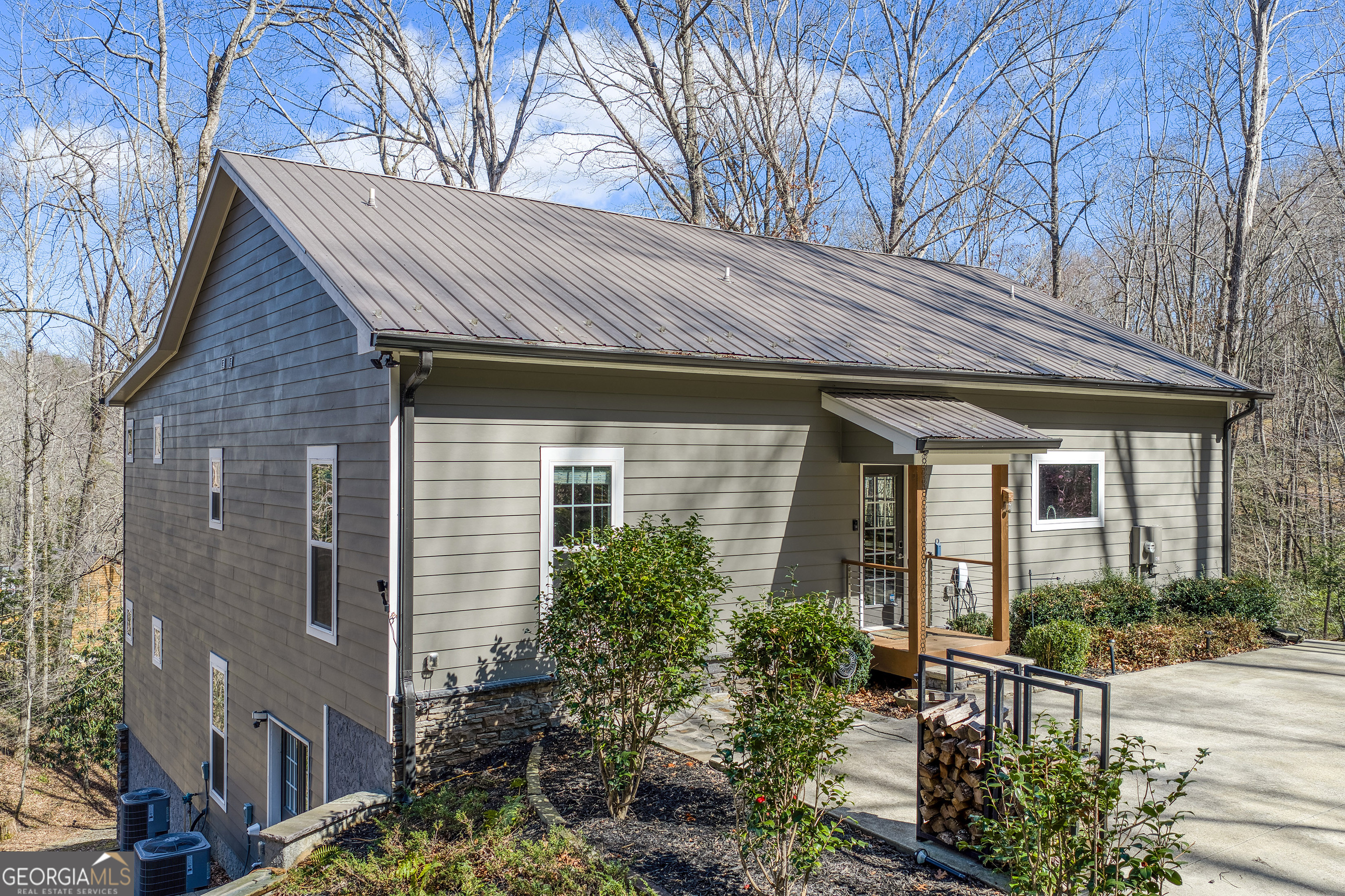 112 Springhill Lane