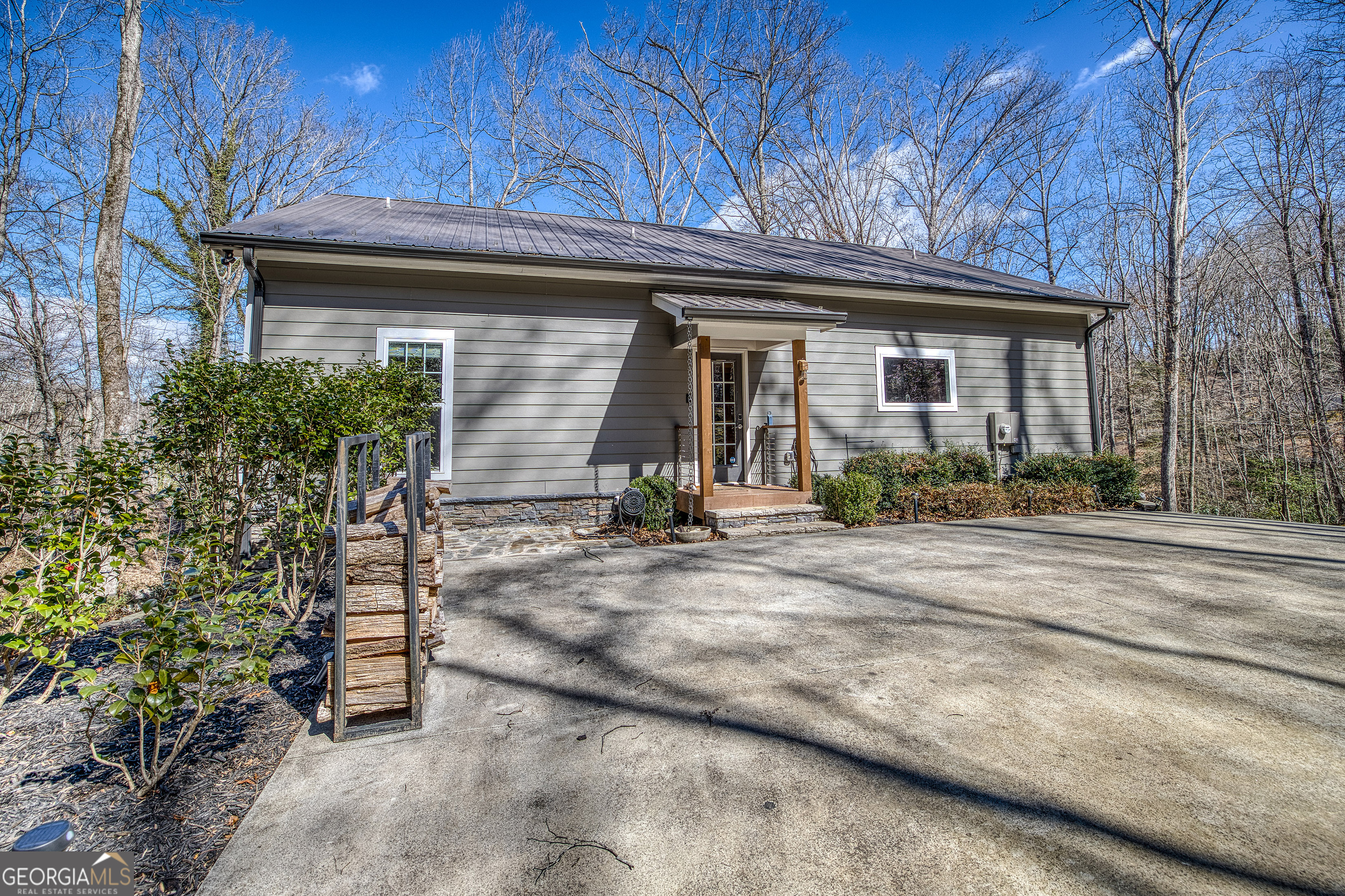 112 Springhill Lane